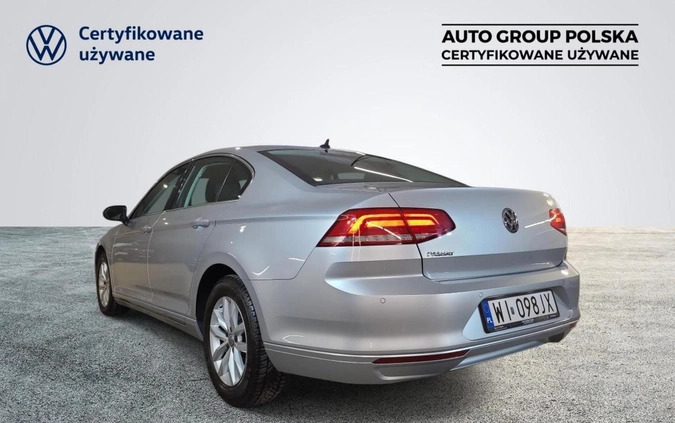 Volkswagen Passat cena 72500 przebieg: 138444, rok produkcji 2019 z Orzysz małe 379